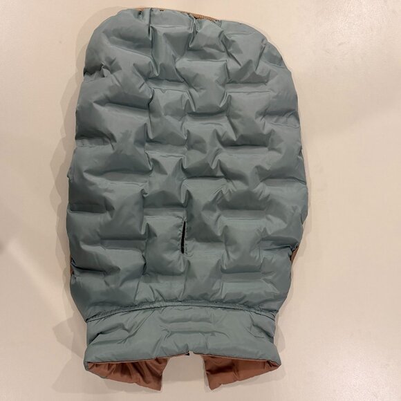 Lightweight Puffer Dog Vest Jacket – Size M (Excellent Condition) - Picture 2 of 2